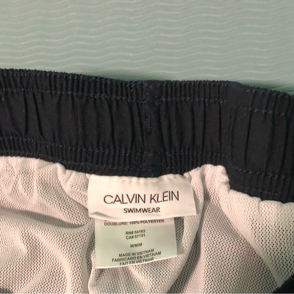 Calvin Klein swim shorts, size M - Picture 5 of 6